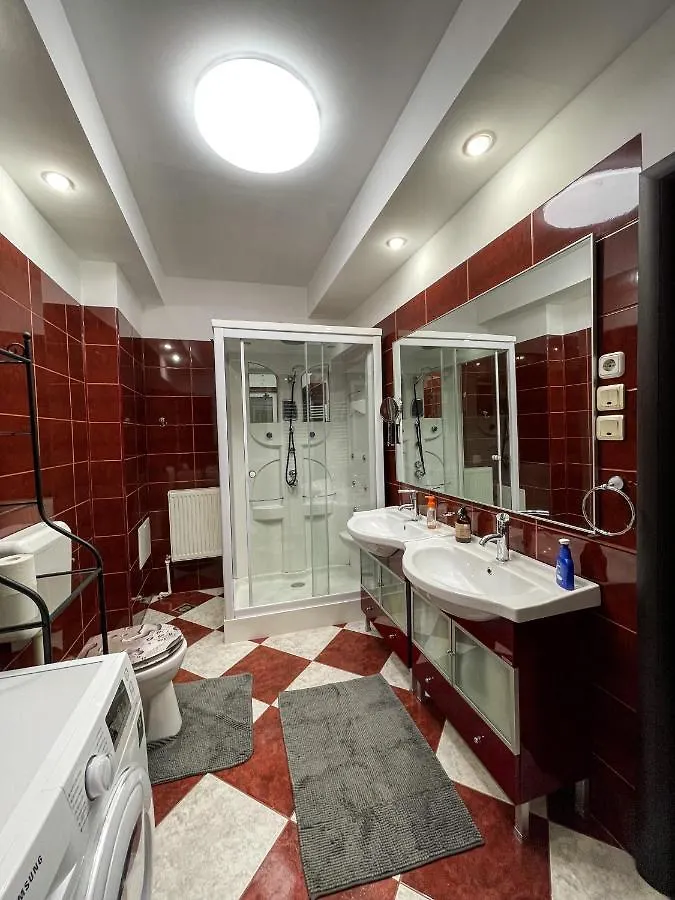 Central Apartment W/ Fire Place - Ground Floor Bükreş