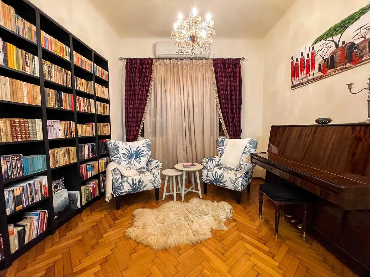 Central Apartment W/ Fire Place - Ground Floor Bükreş