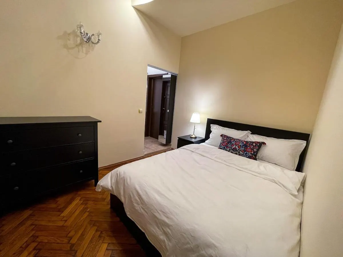 Central Apartment W/ Fire Place - Ground Floor Bukarest 0*,  Rumänien