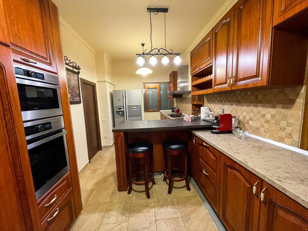 Central Apartment W/ Fire Place - Ground Floor Bukarest 0*,